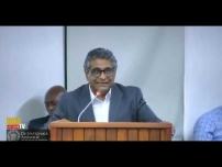 Embedded thumbnail for Minister Stanley Raghoebarsing van Financiën &amp; Planning over de economie en koersontwikkelingen